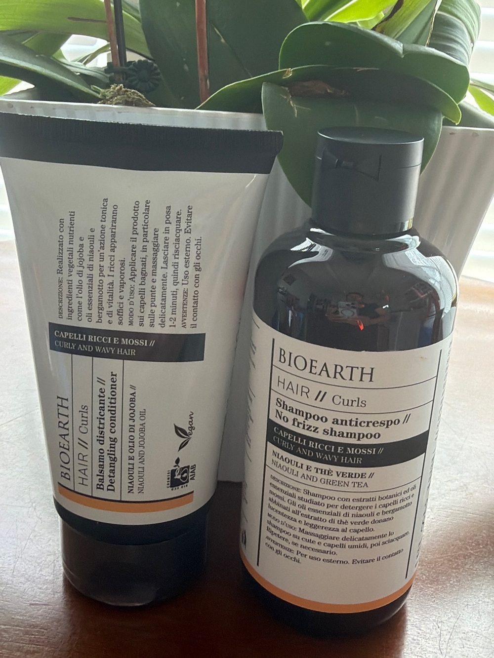 Earth Hair Curls No Frizz Shampoo & Conditioner - Black, White, Orange